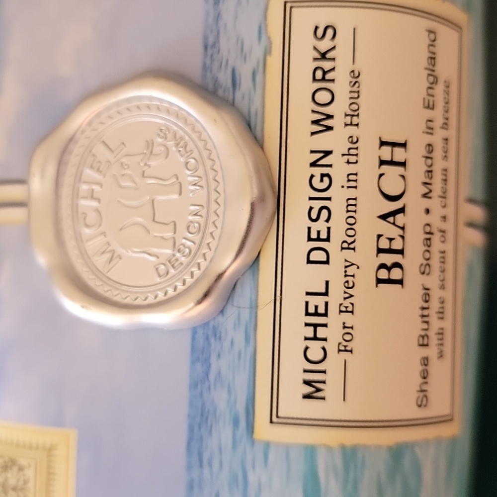 BUNDLE/2-BATH ITEMS/SHEA BUTTER SOAP/LIQUID HAND SOAP/MICHEL DESIGN WORKS - Picture 2 of 12